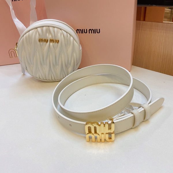 cintura bianca miu 20mm con borsa trapuntata a cerchio
