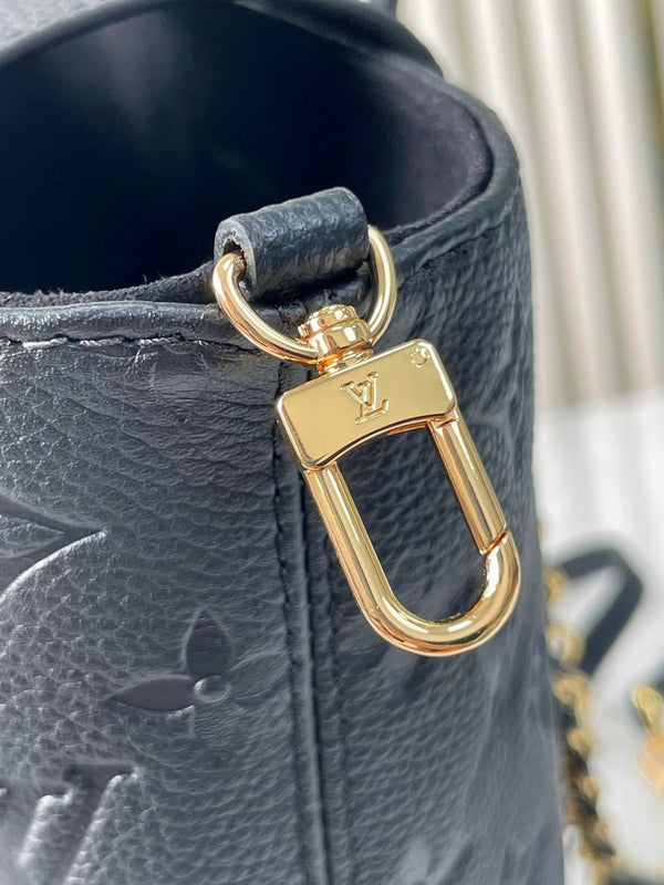 ZAINO DI RISERVA 22 IN PELLE CON STAMPA MONOGRAMMA NERA