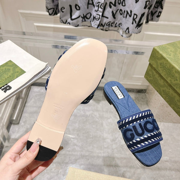 Ciabatte GG Interlocking con doppia G cava Blu Neon