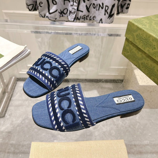 Ciabatte GG Interlocking con doppia G cava Blu Neon