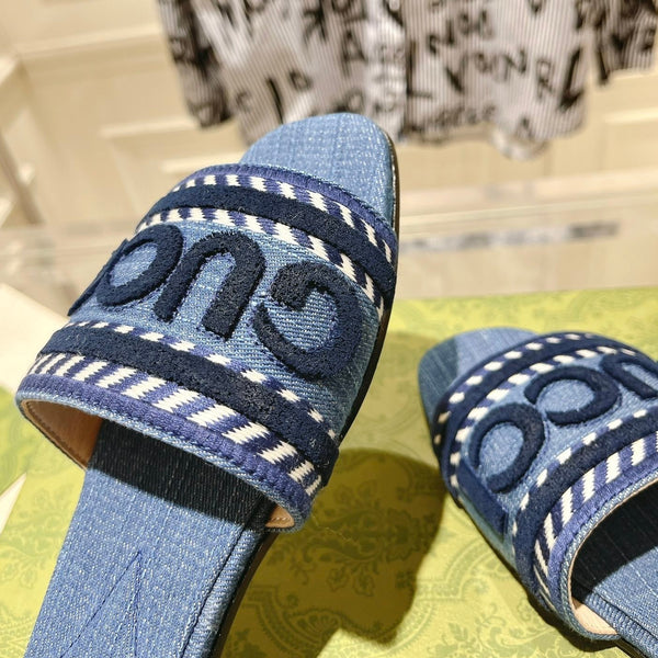 Ciabatte GG Interlocking con doppia G cava Blu Neon