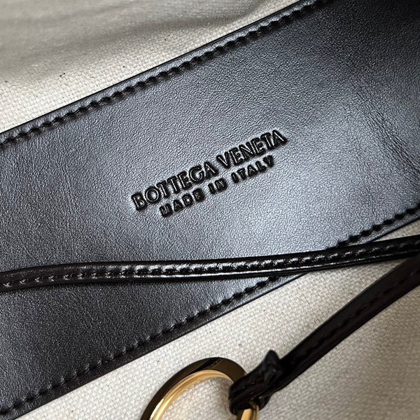 BV Loop Top Handle 19cm Chocolate Lambskin