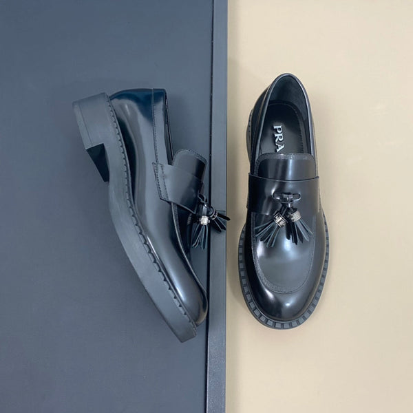 PRA LOAFER IN GLOSSY BLACK LEATHER WITH TASSEL