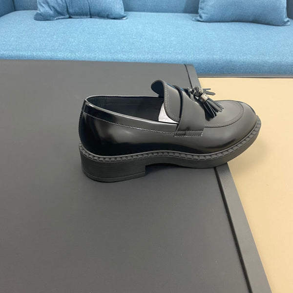 PRA LOAFER IN GLOSSY BLACK LEATHER WITH TASSEL