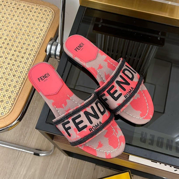 FENDI FLORAL SLIDES IN CHERRY RED MIX TAN BEIGE FABRIC