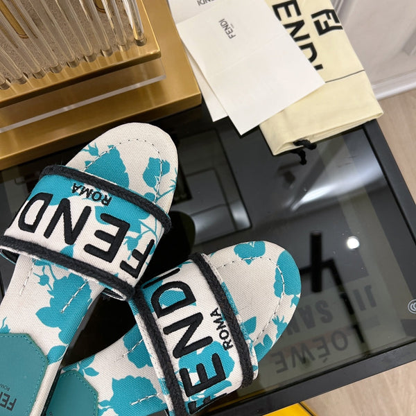 FENDI FLORAL SLIDES IN BLUE MIX WHITE FABRIC