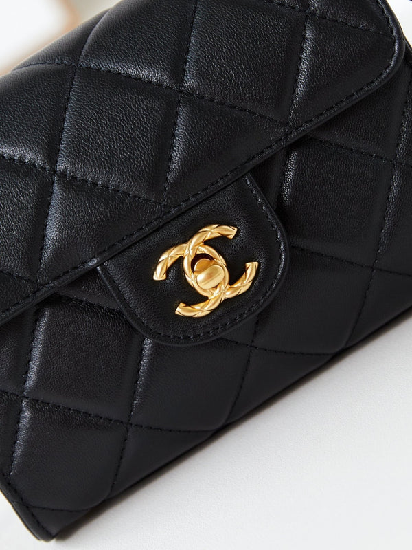 Borsa con patta 24a con manico superiore, 18 cm, pelle di agnello nera, hardware dorato