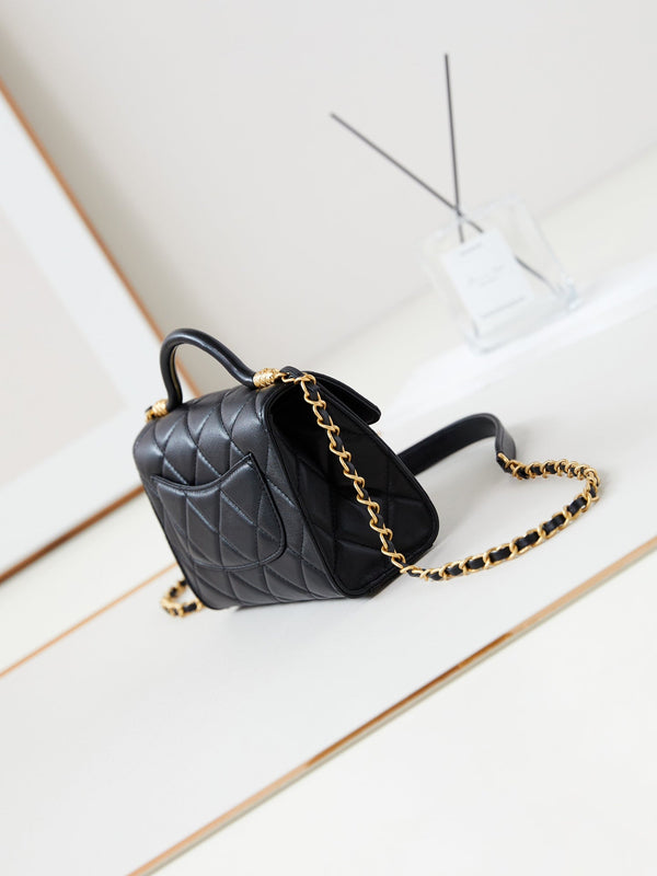 Borsa con patta 24a con manico superiore, 18 cm, pelle di agnello nera, hardware dorato