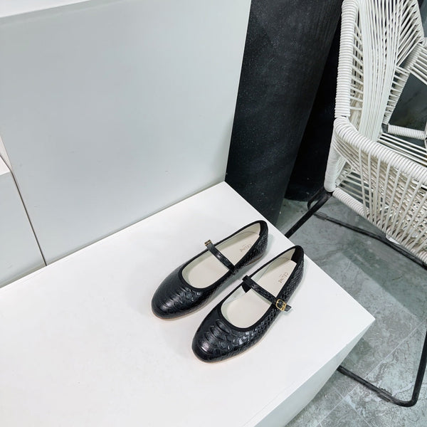 BALLET FLAT IN BLACK EMBOSSED CALFSKIN