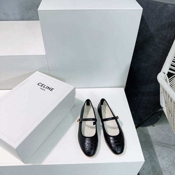 BALLET FLAT IN BLACK EMBOSSED CALFSKIN