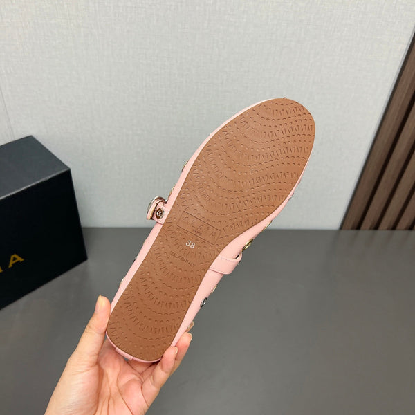 SCARPE MARY JANE ALAIA IN PELLE DI AGNELLO ROSA CHIARO CON FERRAMENTA IN ARGENTO E ORO