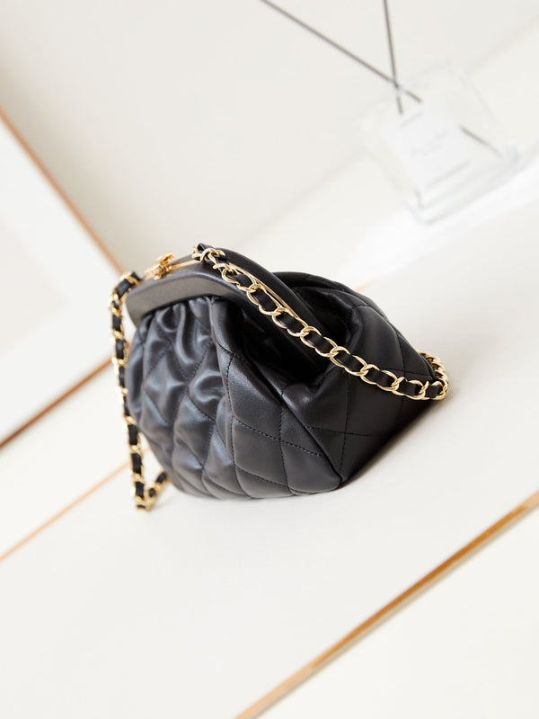 24a clutch 24cm black lambskin gold hardware