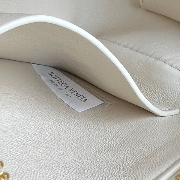 BV Concert Pouch 18.5cm White Lambskin