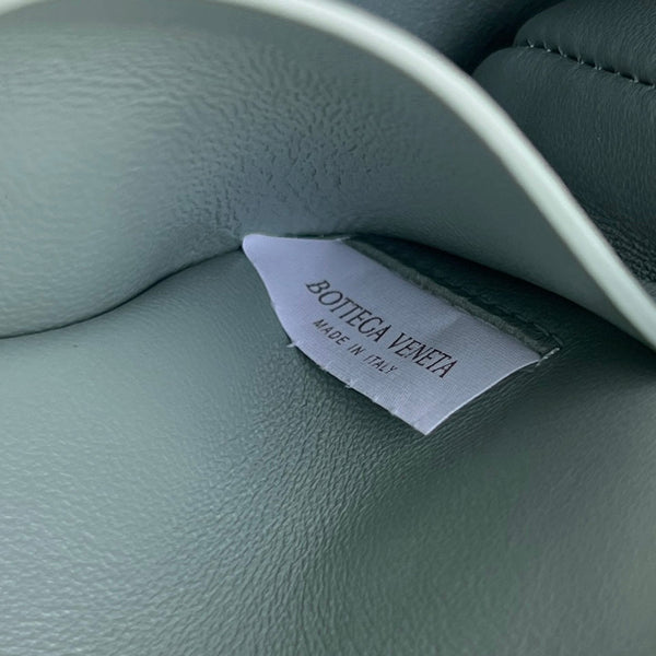 BV Concert Pouch 18.5cm Light Green Lambskin