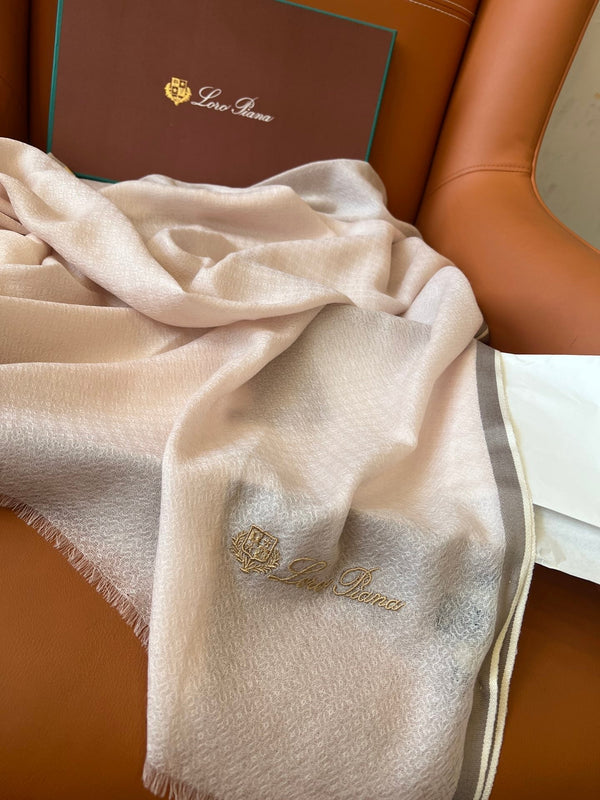 LP Quadrata Rainbow Scarf 210 CM In Light Pink Thin Silk Woven With Wool 428591