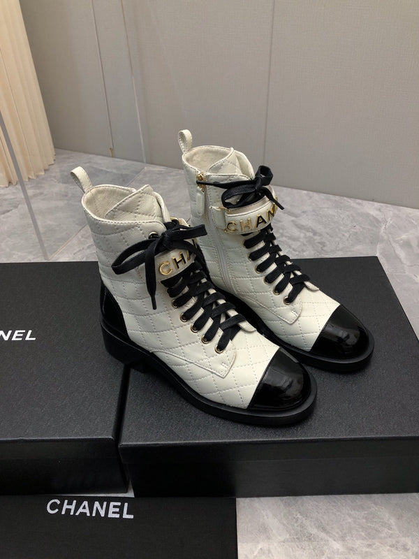CC Short Boots 45mm In White Mix Black Quilted Lambskin And Glossy Cowhide 950036
