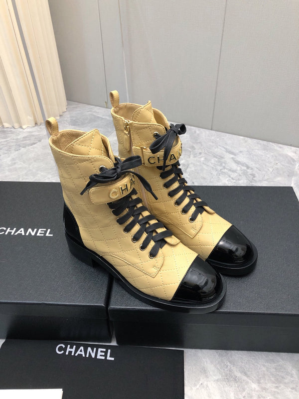 CC Short Boots 45mm In Light Yellow Mix Black Quilted Lambskin And Glossy Cowhide 950039