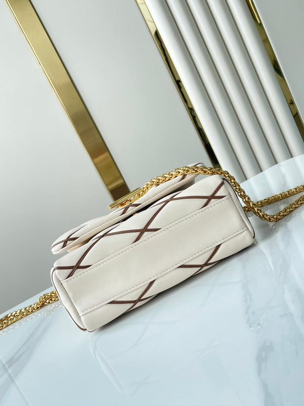 GO-14 MM 23 IN PELLE DI AGNELLO TRAPUNTATA MARRONE BIANCO CON FERRAMENTA ORO