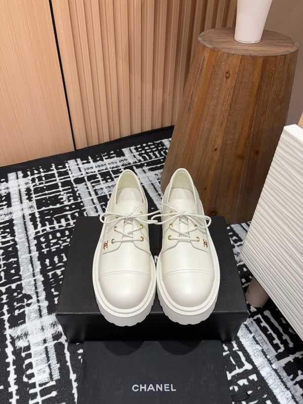 CC OXFORD SHOES IN WHITE CALFSKIN