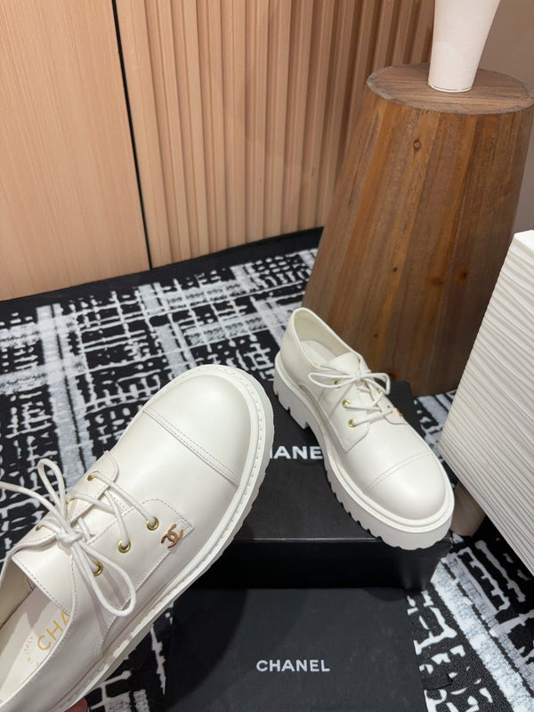CC OXFORD SHOES IN WHITE CALFSKIN