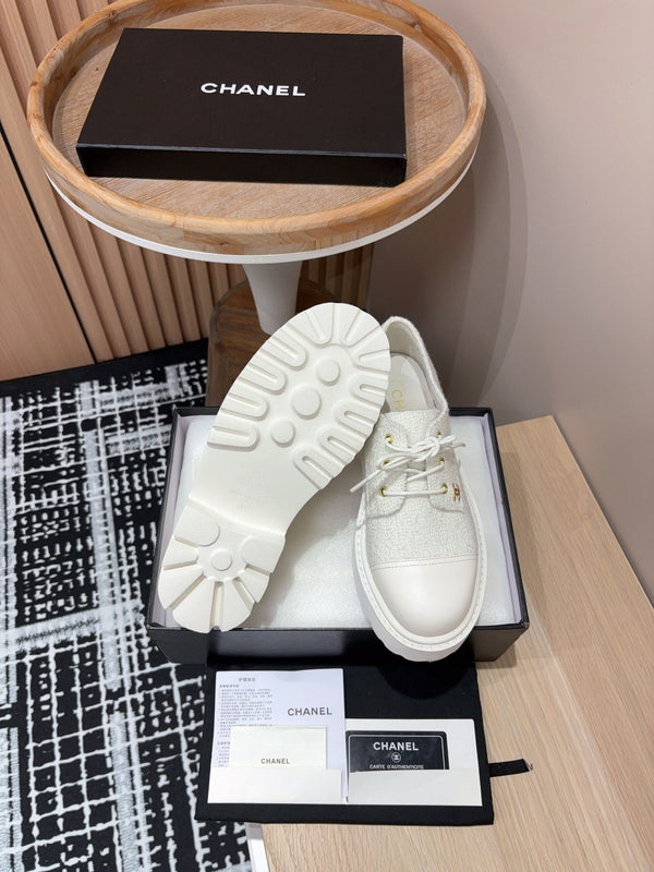 CC OXFORD SHOES IN WHITE TWEED AND CALFSKIN