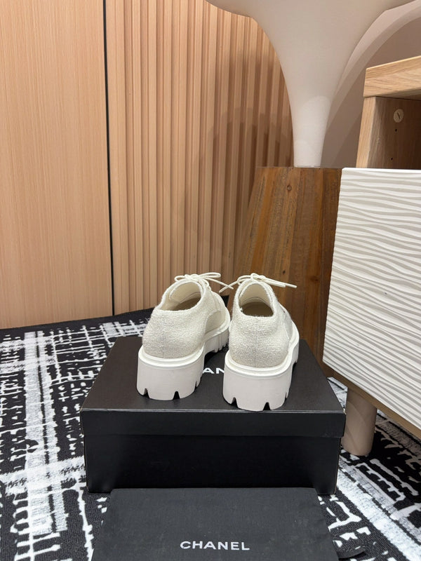 CC OXFORD SHOES IN WHITE TWEED AND CALFSKIN