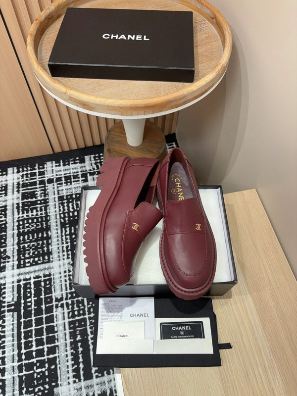 CC MOCCASINS IN BURGUNDY RED CALFSKIN