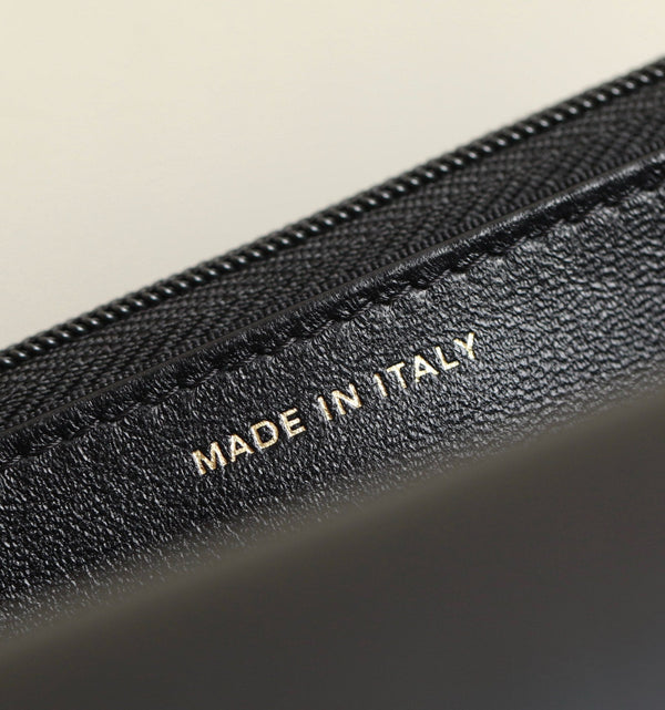 24b woc 19cm black lambskin gold hardware