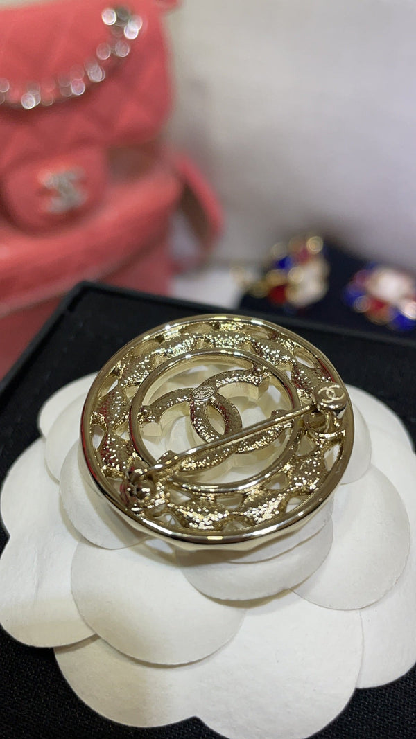 CC Brooch Gold 163243