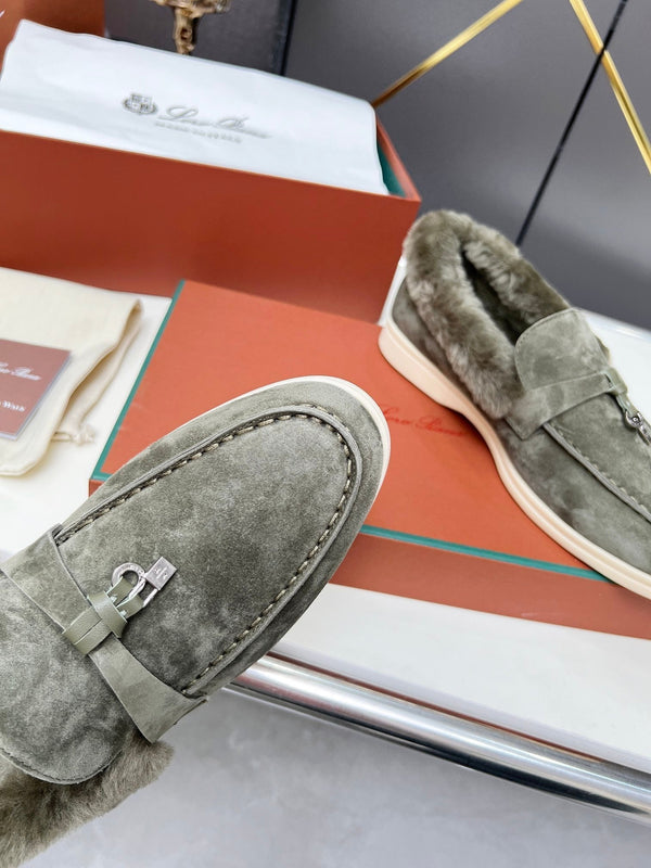 Mocassino LP Summer Charm Walk in pelle scamosciata grigio scuro con pelliccia di agnello