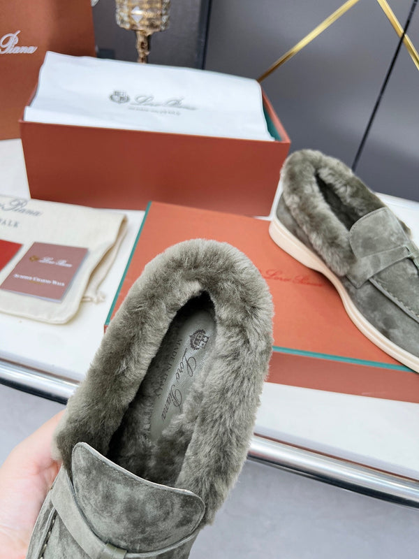 Mocassino LP Summer Charm Walk in pelle scamosciata grigio scuro con pelliccia di agnello
