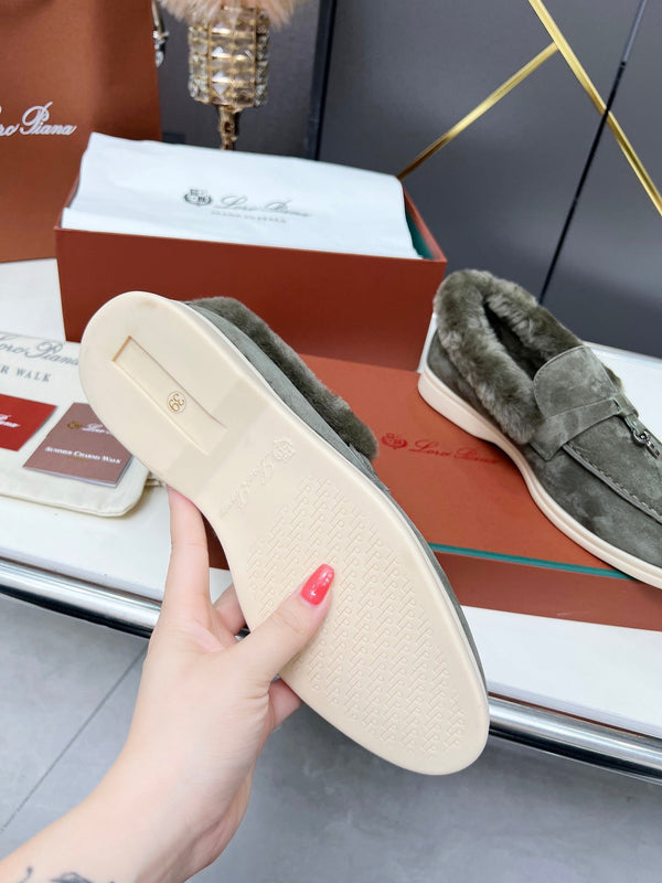 Mocassino LP Summer Charm Walk in pelle scamosciata grigio scuro con pelliccia di agnello