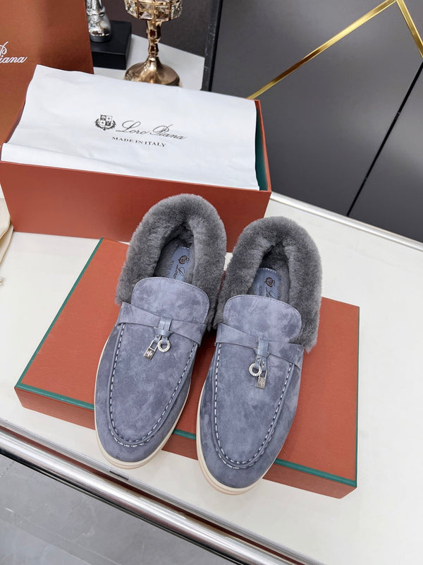 Mocassino LP Summer Charm Walk in pelle scamosciata e pelliccia di agnello viola blu