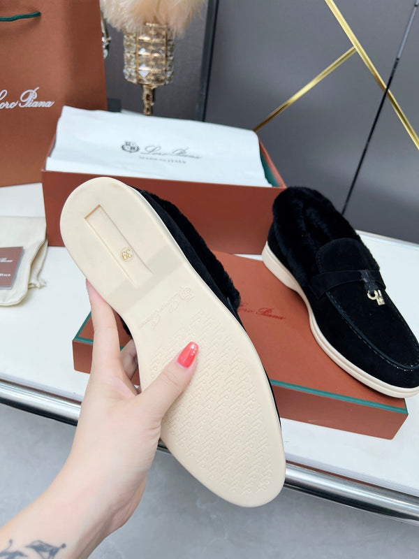 Mocassino LP Summer Charm Walk in pelle scamosciata nera con pelliccia di agnello