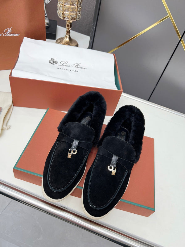 Mocassino LP Summer Charm Walk in pelle scamosciata nera con pelliccia di agnello