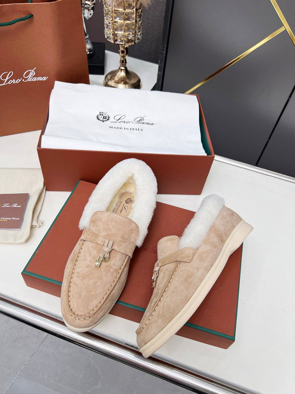 Mocassino LP Summer Charm Walk in pelle scamosciata beige con pelliccia di agnello