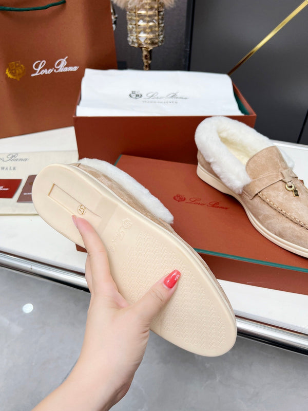 Mocassino LP Summer Charm Walk in pelle scamosciata beige con pelliccia di agnello