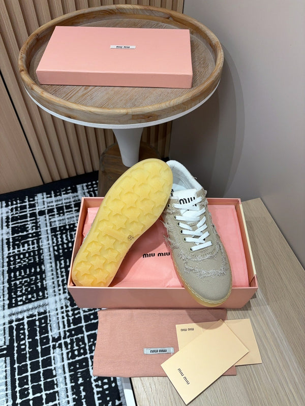 Sneakers Miu in tessuto marrone chiaro