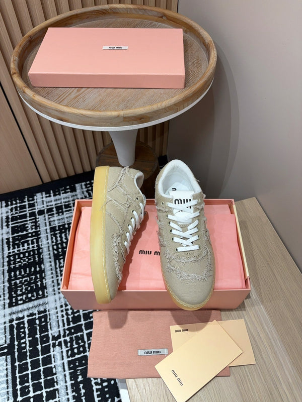 Sneakers Miu in tessuto marrone chiaro