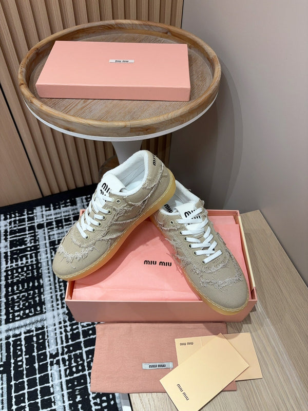 Sneakers Miu in tessuto marrone chiaro