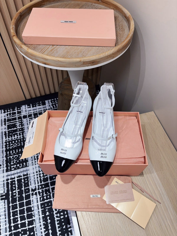 Miu Ballerina in pelle di pecora bianca in porcellana