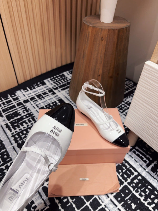 Miu Ballerina in pelle di pecora bianca in porcellana