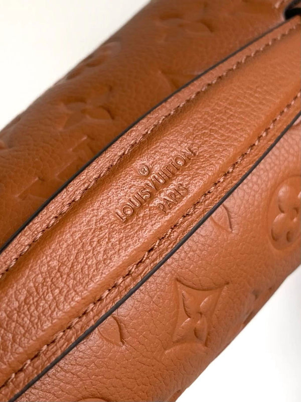 POCHETTE MÉTIS 25 IN PELLE EMPREINTE COGNAC MONOGRAM ORO HARDWARE