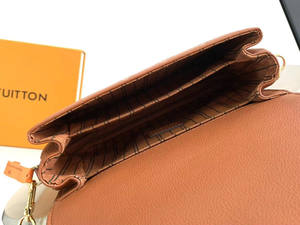 POCHETTE MÉTIS 25 IN PELLE EMPREINTE COGNAC MONOGRAM ORO HARDWARE