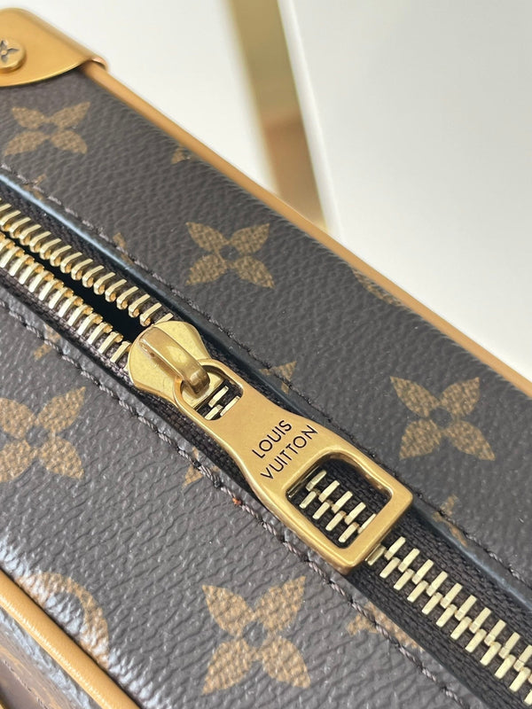 MINI BAULE MORBIDO 18 IN TELA MONOGRAMMA MARRONE CON FERRAMENTA ORO