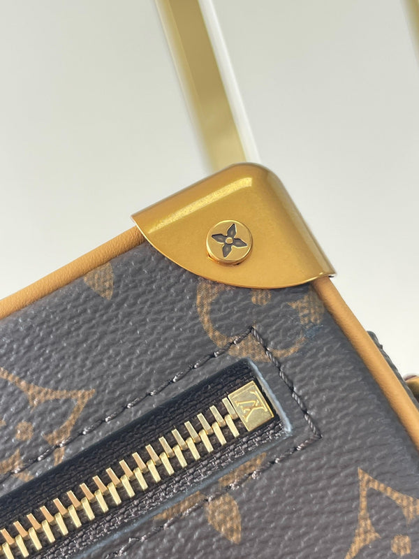 MINI BAULE MORBIDO 18 IN TELA MONOGRAMMA MARRONE CON FERRAMENTA ORO