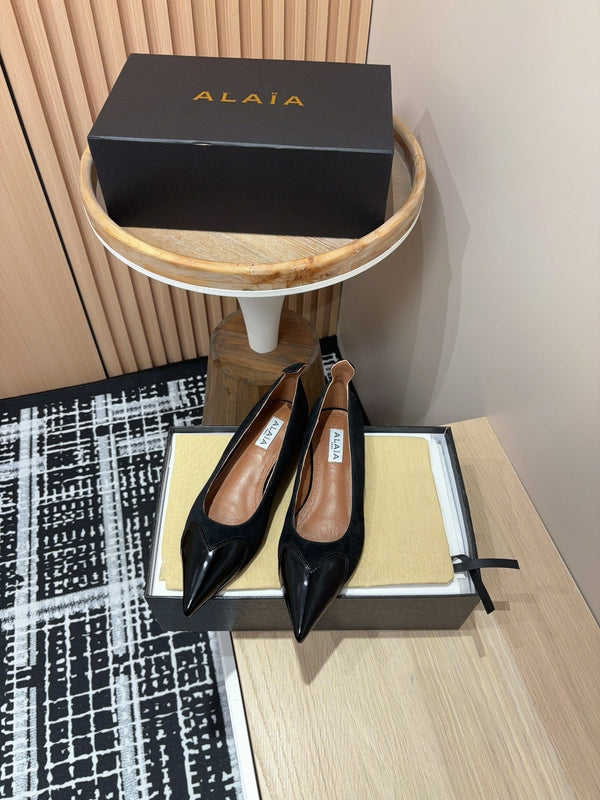 Alaila Ballerina Flats Coeur In Black Suede 933070