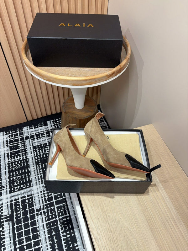 Alaia Pump Coeur 85mm In Moss Brown Suede 933080