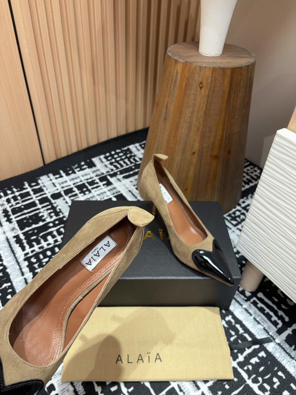 Alaia Pump Coeur 85mm In Moss Brown Suede 933080