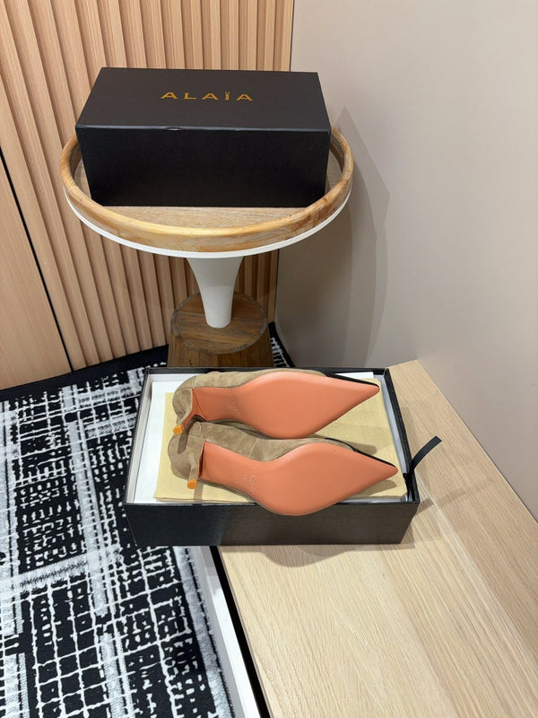 Alaia Pump Coeur 85mm In Moss Brown Suede 933080